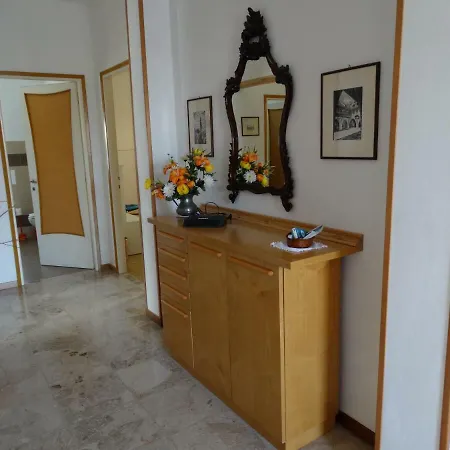 Il Nido Del Merlo Parcheggio E Giardino Appartement